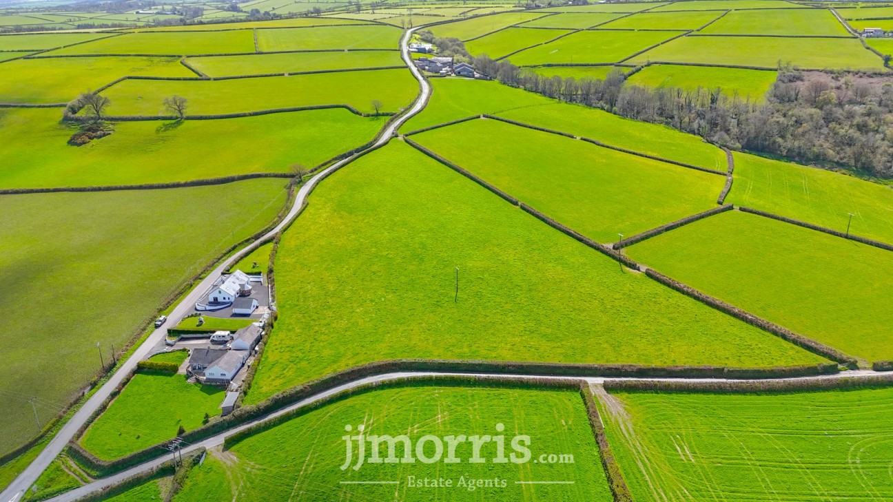 Capel Iwan Road, Newcastle Emlyn, SA38