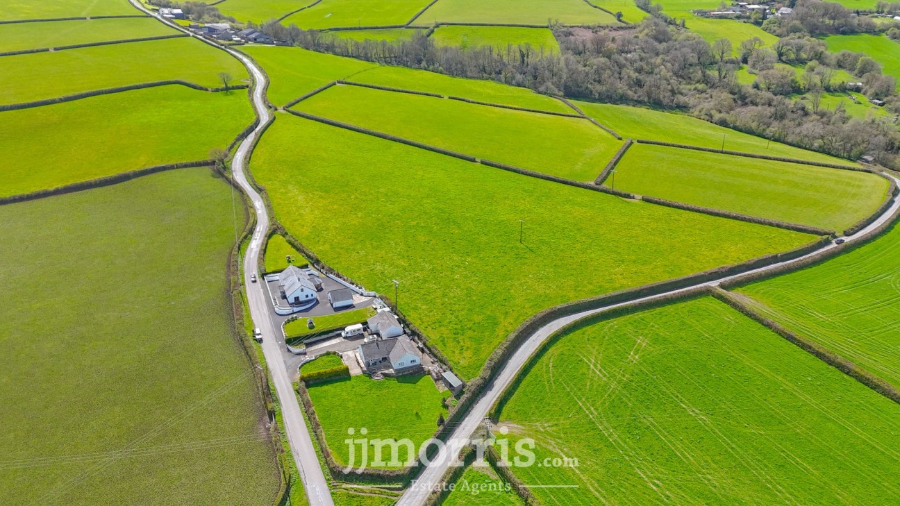 Capel Iwan Road, Newcastle Emlyn, SA38