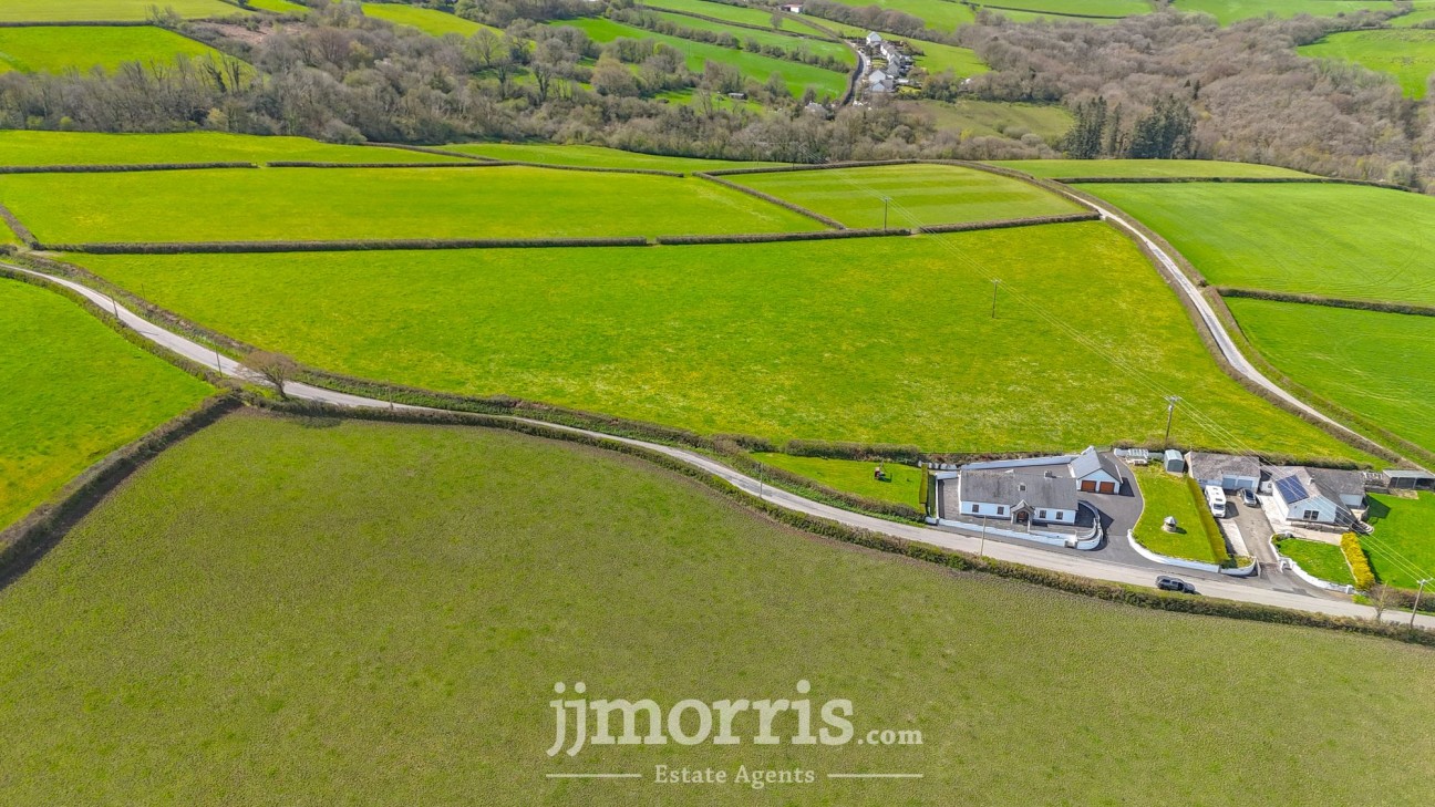 Capel Iwan Road, Newcastle Emlyn, SA38