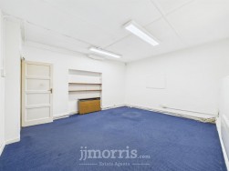 St. Mary Street, Cardigan, SA43