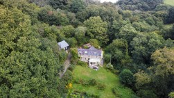 Login, Whitland, SA34