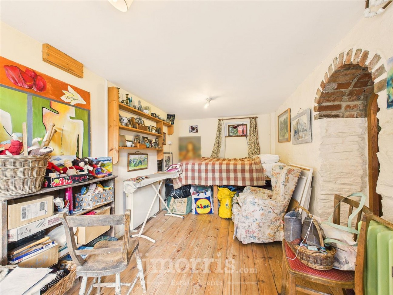 Login, Whitland, SA34