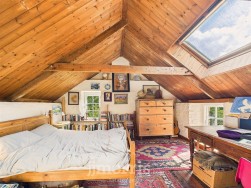 Login, Whitland, SA34