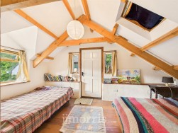 Login, Whitland, SA34