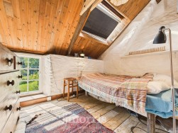 Login, Whitland, SA34