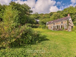 Login, Whitland, SA34