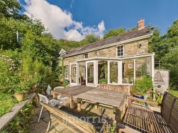 Login, Whitland, SA34