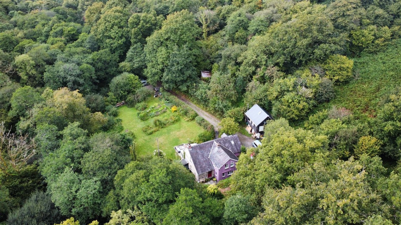 Login, Whitland, SA34