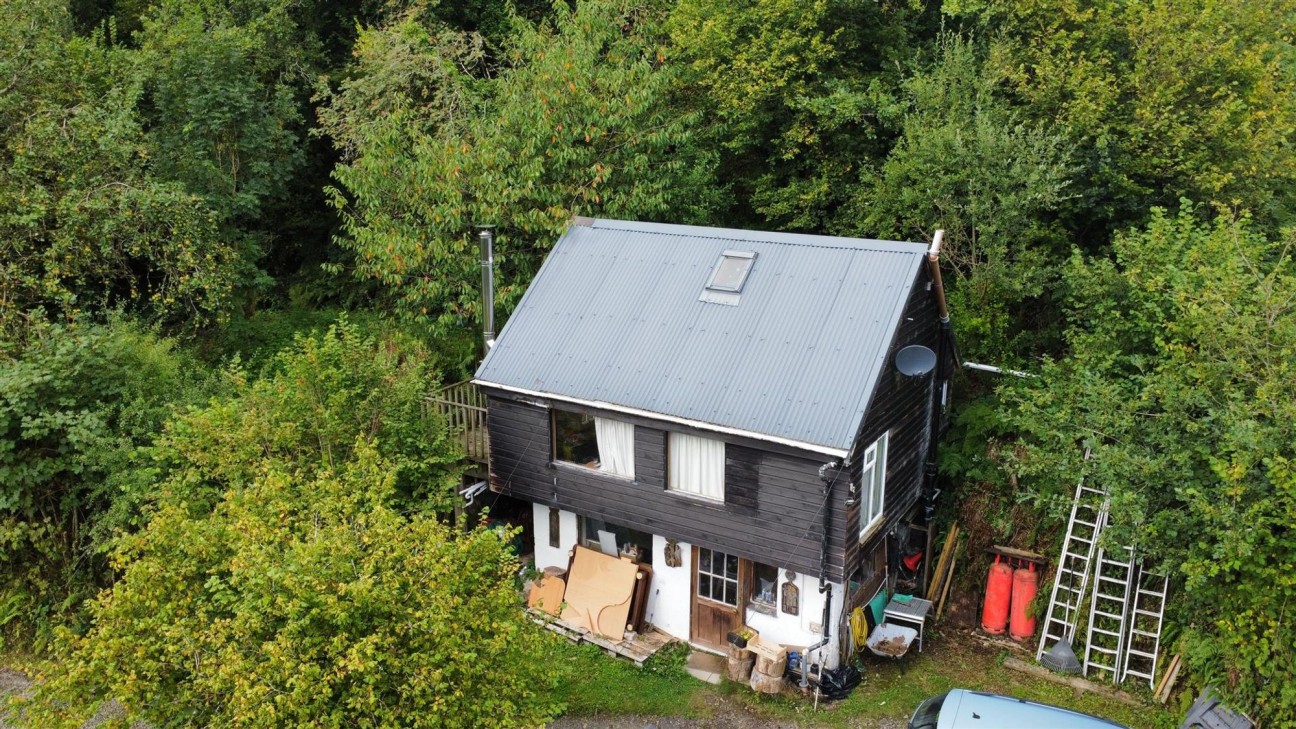 Login, Whitland, SA34