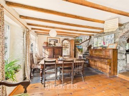 Login, Whitland, SA34