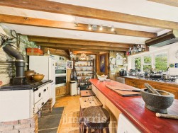 Login, Whitland, SA34