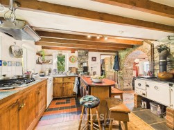 Login, Whitland, SA34