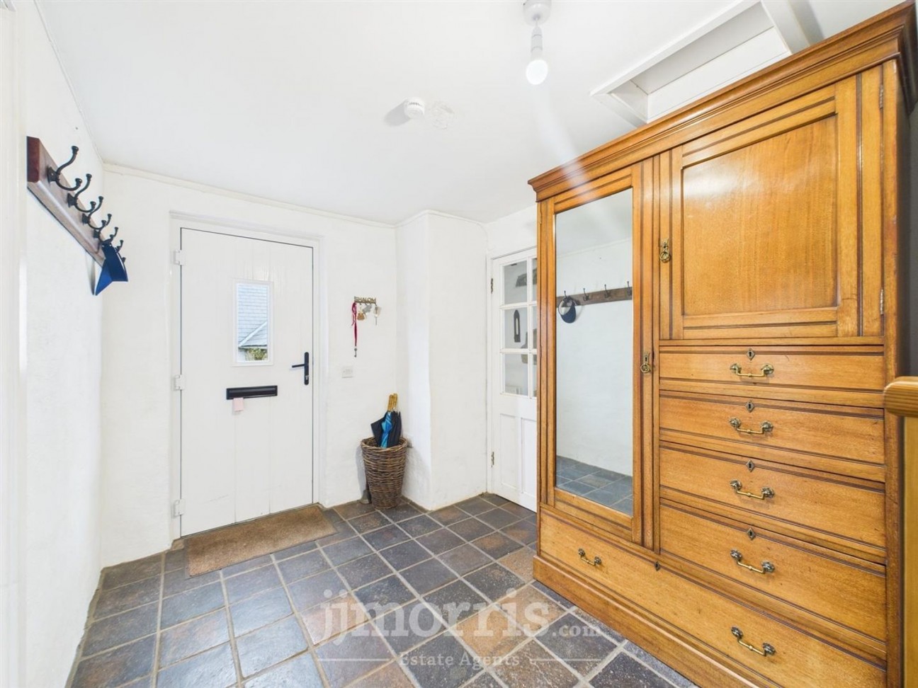 Dinas Cross, Newport, SA42