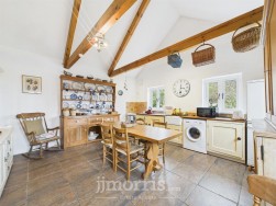 Dinas Cross, Newport, SA42