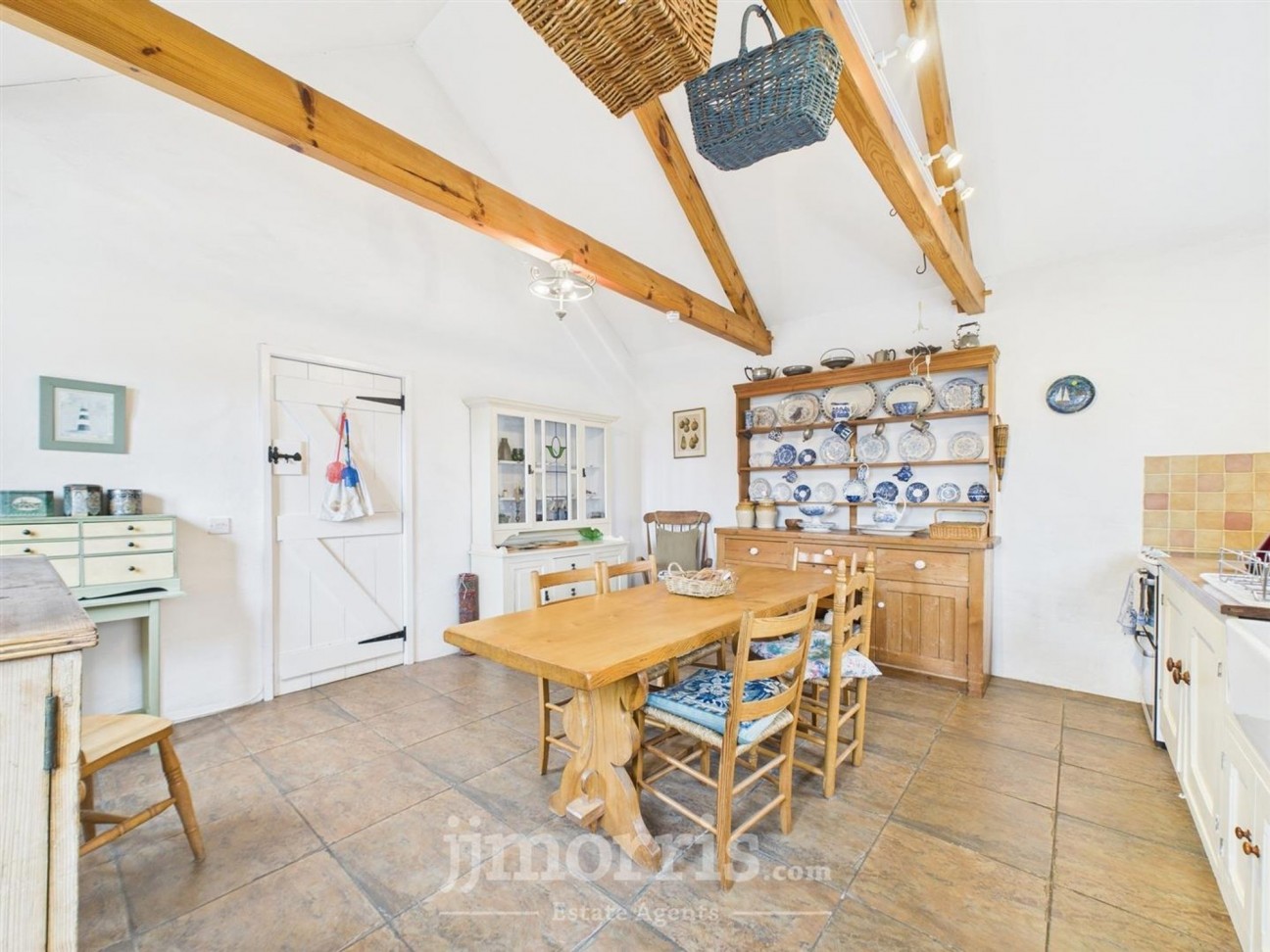 Dinas Cross, Newport, SA42