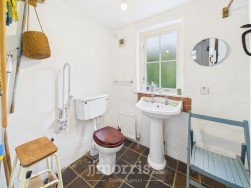 Dinas Cross, Newport, SA42