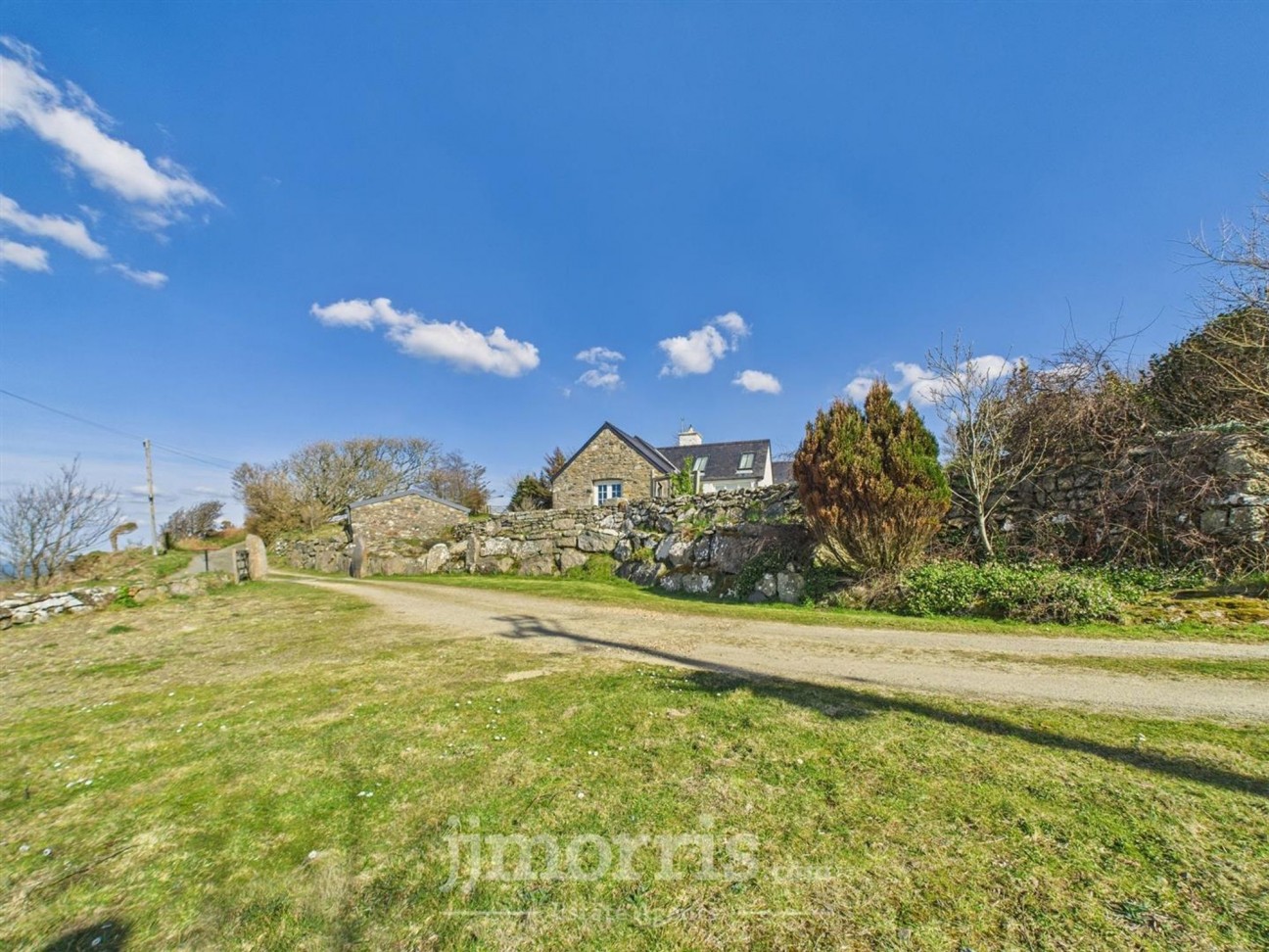 Dinas Cross, Newport, SA42