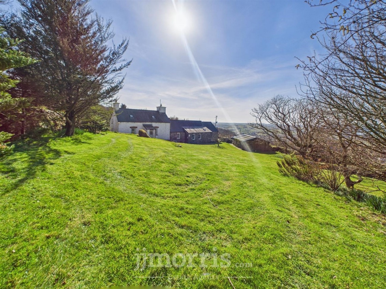 Dinas Cross, Newport, SA42