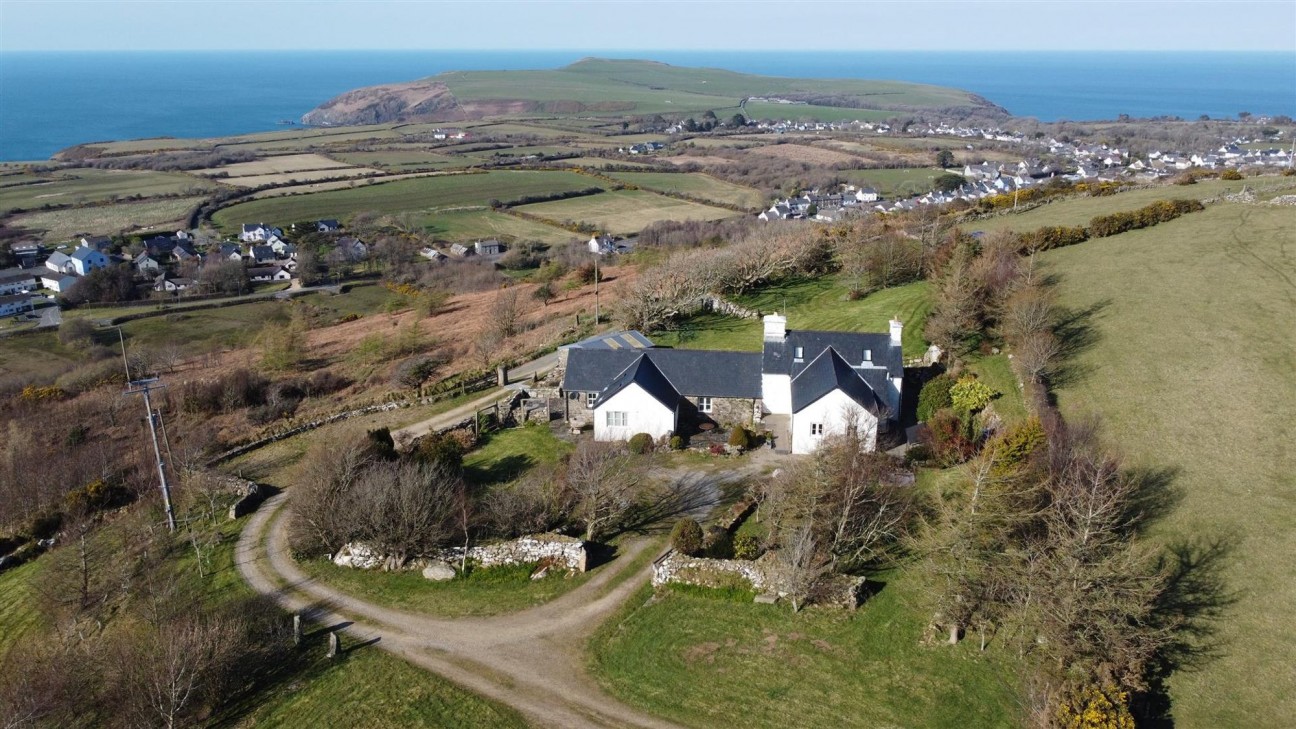 Dinas Cross, Newport, SA42