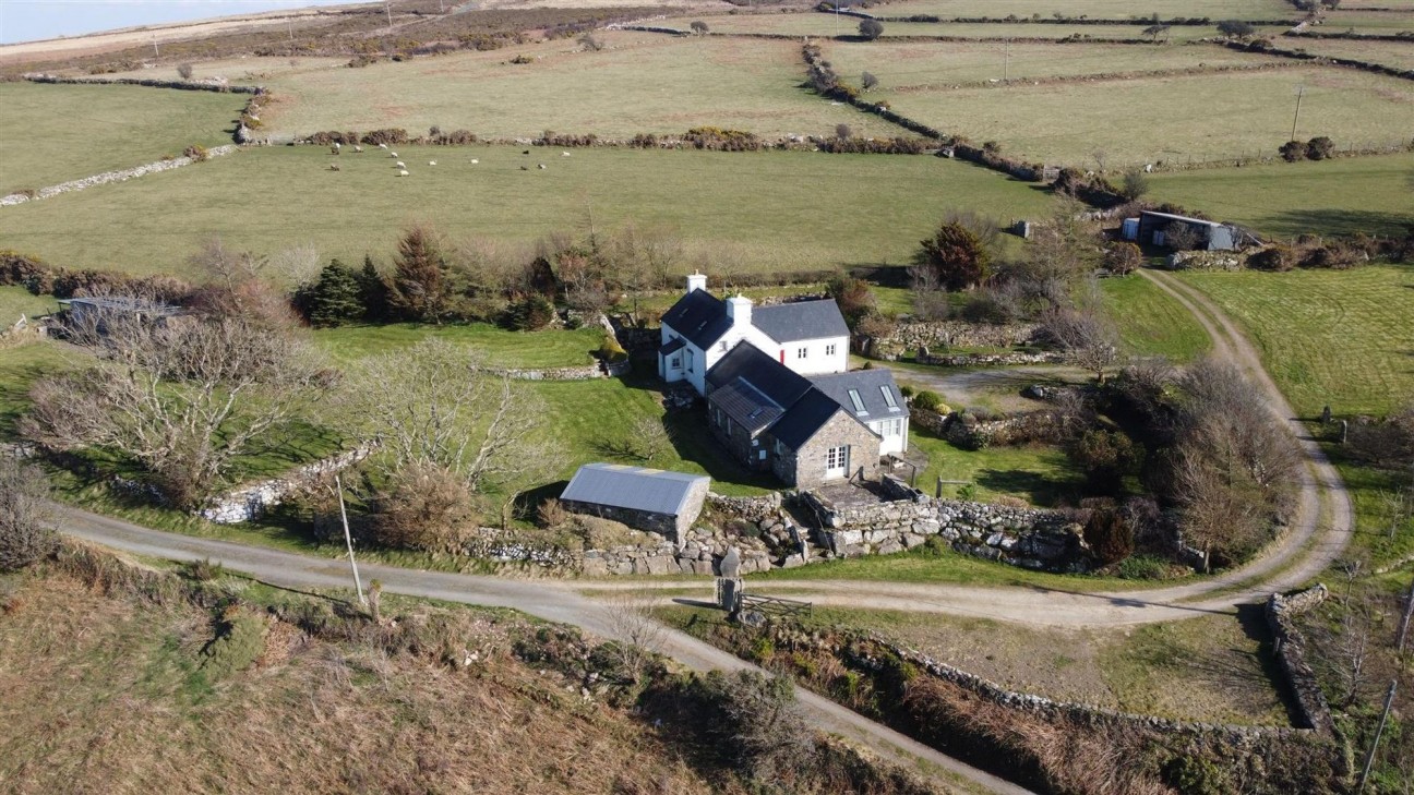 Dinas Cross, Newport, SA42