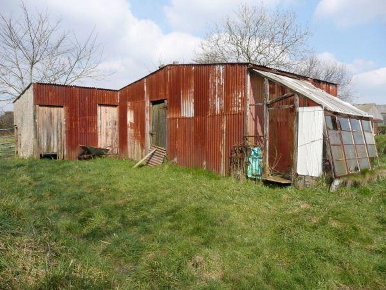 And 6 Acres, Ambleston, SA62