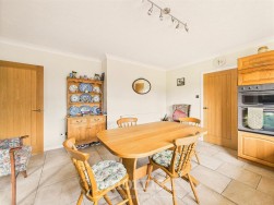 Capel Iwan Road, Newcastle Emlyn, SA38