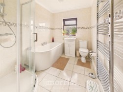 Capel Iwan Road, Newcastle Emlyn, SA38