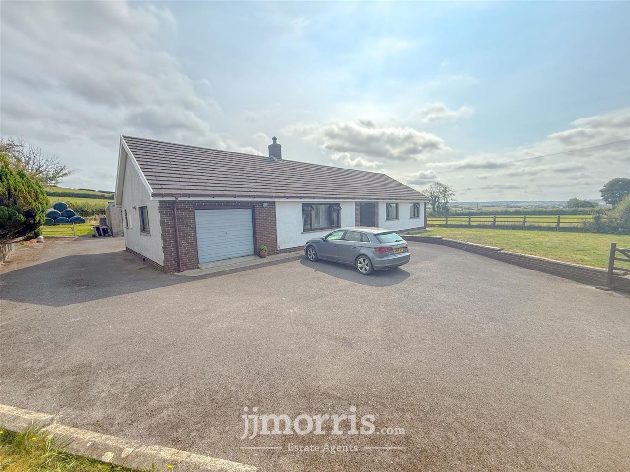 Capel Iwan Road, Newcastle Emlyn, SA38