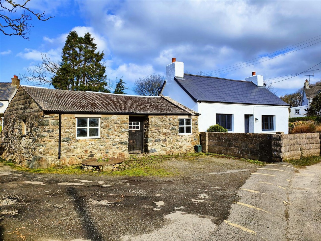 St. Nicholas, Goodwick, SA64