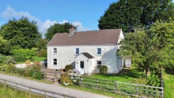 Login, Whitland, SA34