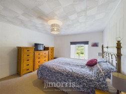 Login, Whitland, SA34