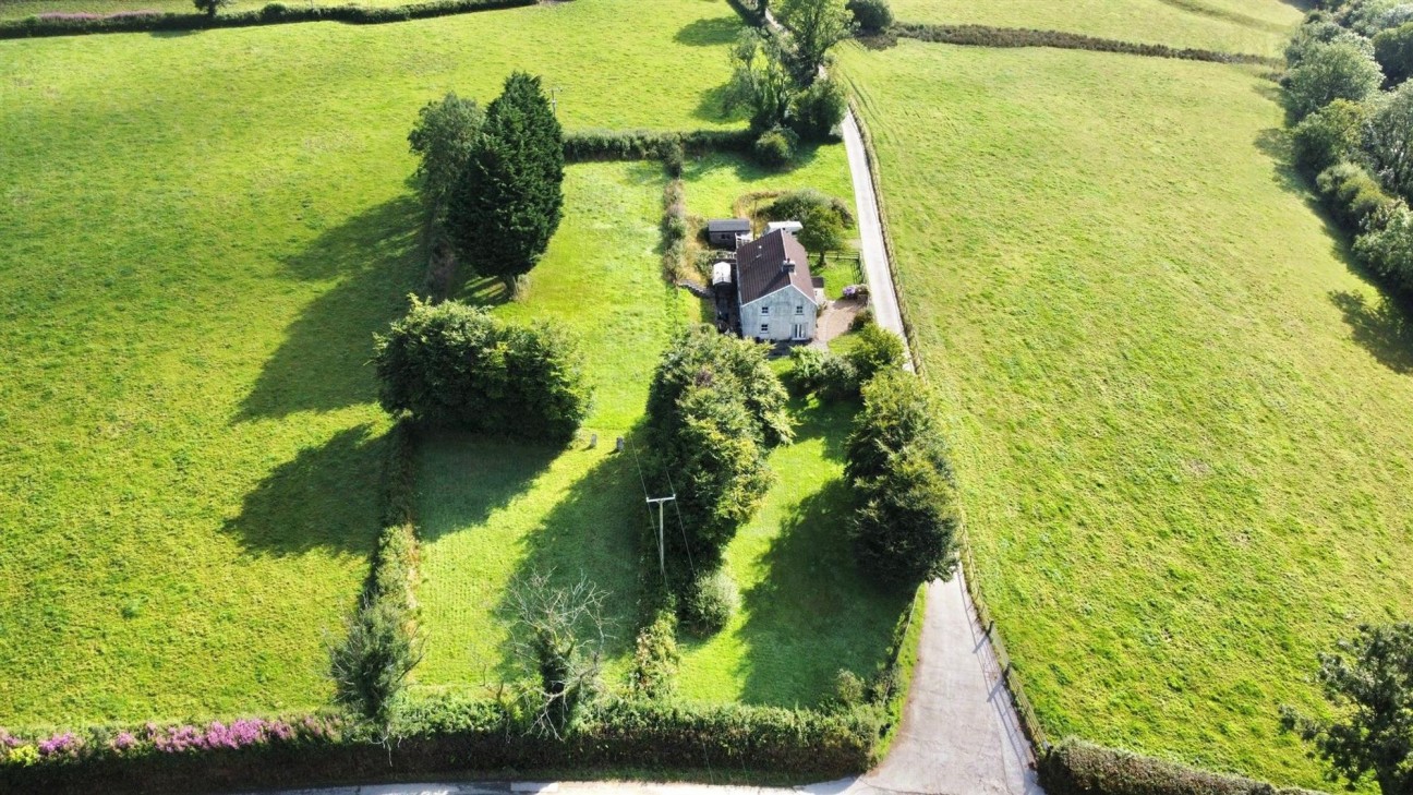 Login, Whitland, SA34