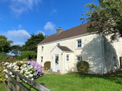 Login, Whitland, SA34