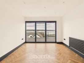 Cleddau Avenue, Milford Haven, SA73