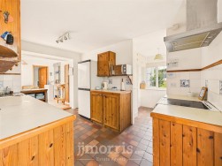 Pentre-Cwrt, Llandysul, SA44