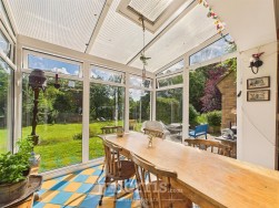 Lon Helyg, Llechryd, SA43