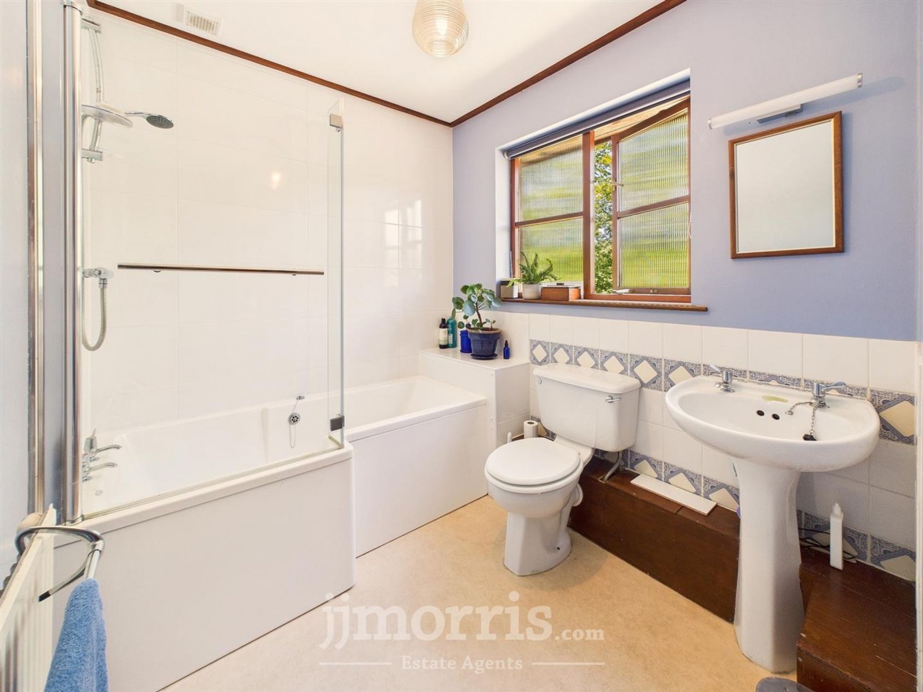 Lon Helyg, Llechryd, SA43