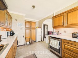 Tir Treharne, Newport, SA42