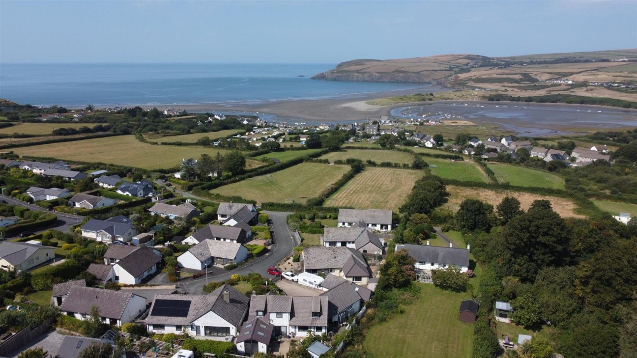 Tir Treharne, Newport, SA42