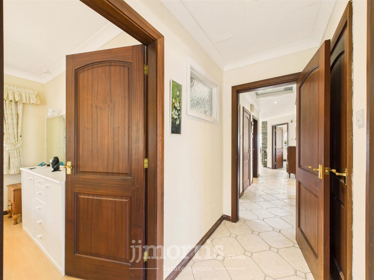 Tir Treharne, Newport, SA42