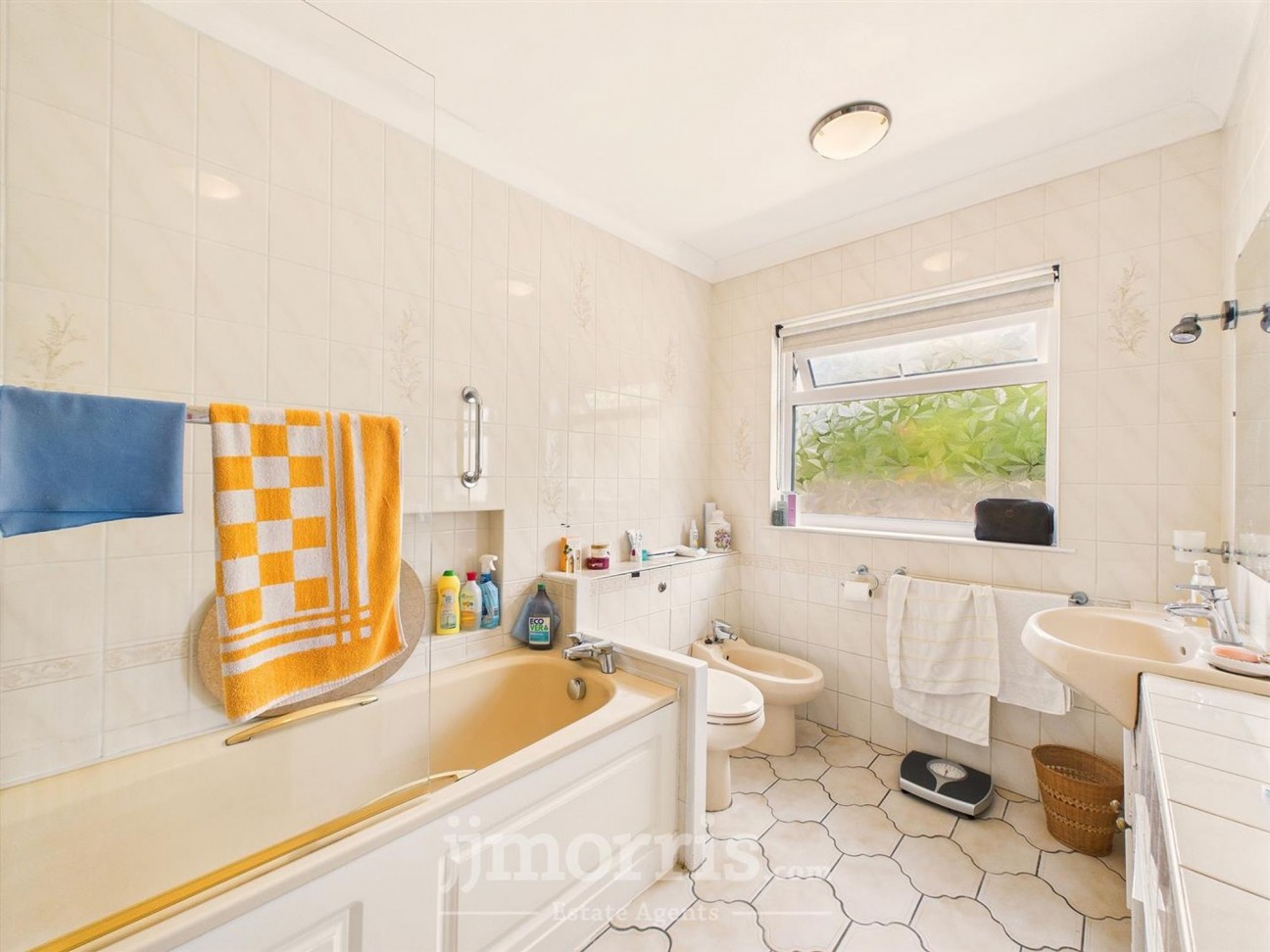 Tir Treharne, Newport, SA42