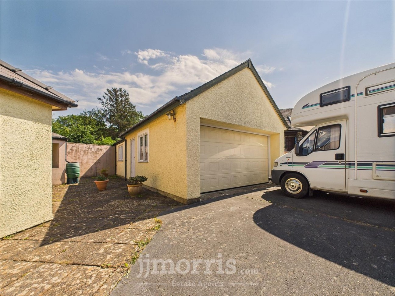 Tir Treharne, Newport, SA42