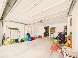 Tir Treharne, Newport, SA42