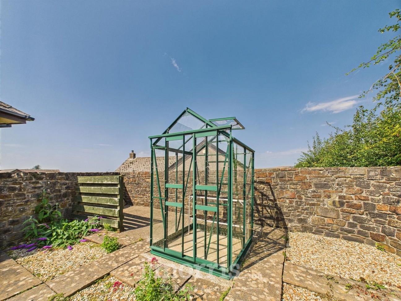 Tir Treharne, Newport, SA42