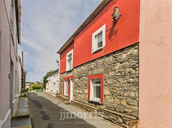 Upper Bridge Street, Newport, SA42