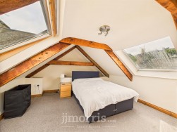 Upper Bridge Street, Newport, SA42