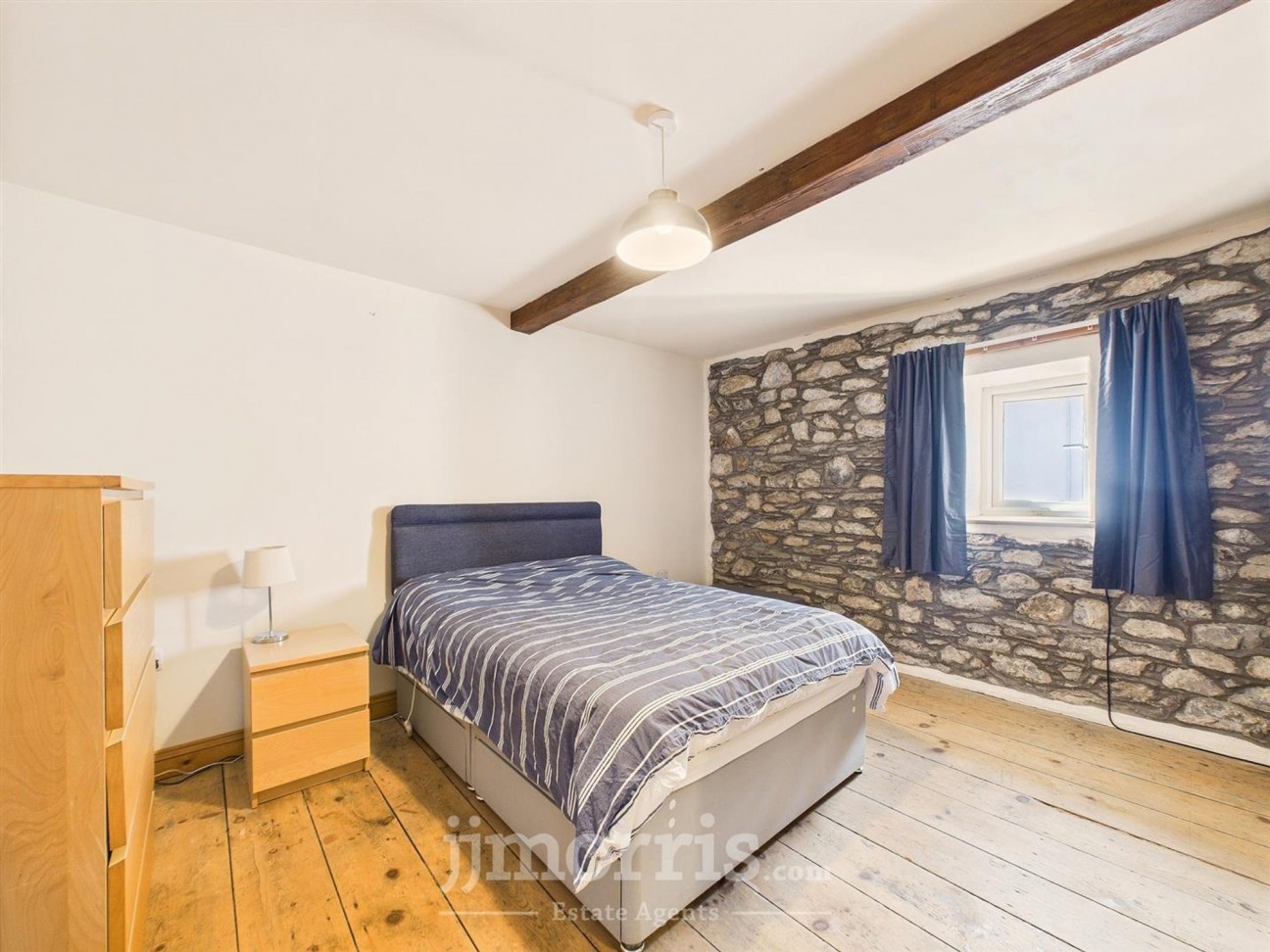 Upper Bridge Street, Newport, SA42