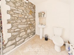 Upper Bridge Street, Newport, SA42