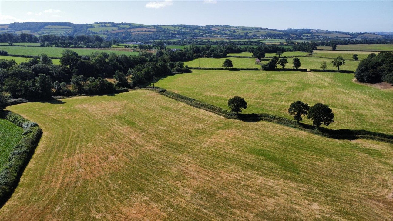 Llysonnen Road, Carmarthen, SA33