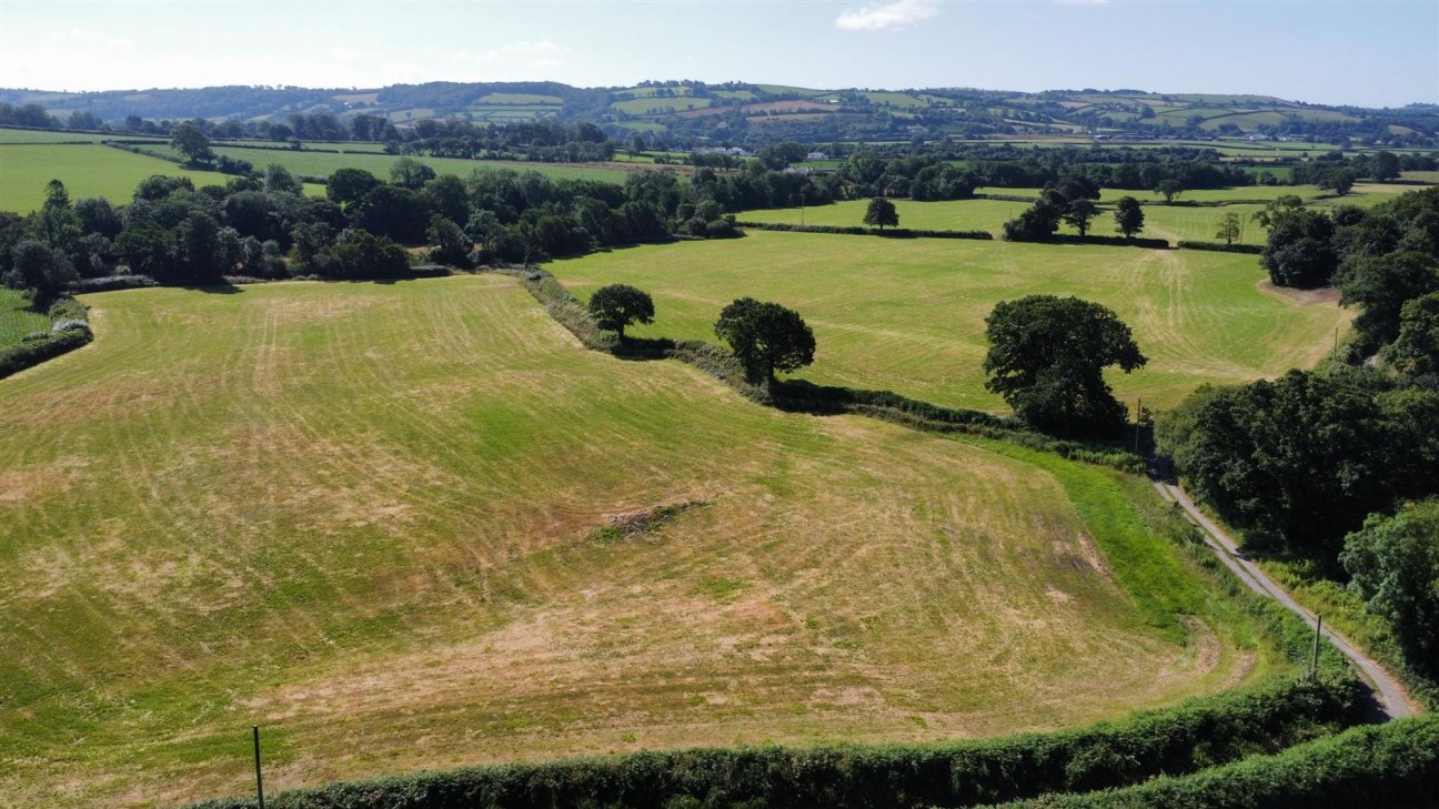 Llysonnen Road, Carmarthen, SA33